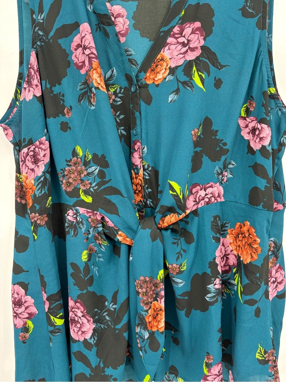 Torrid Teal Floral Tie-Front Sleeveless Top - Picture 4 of 13